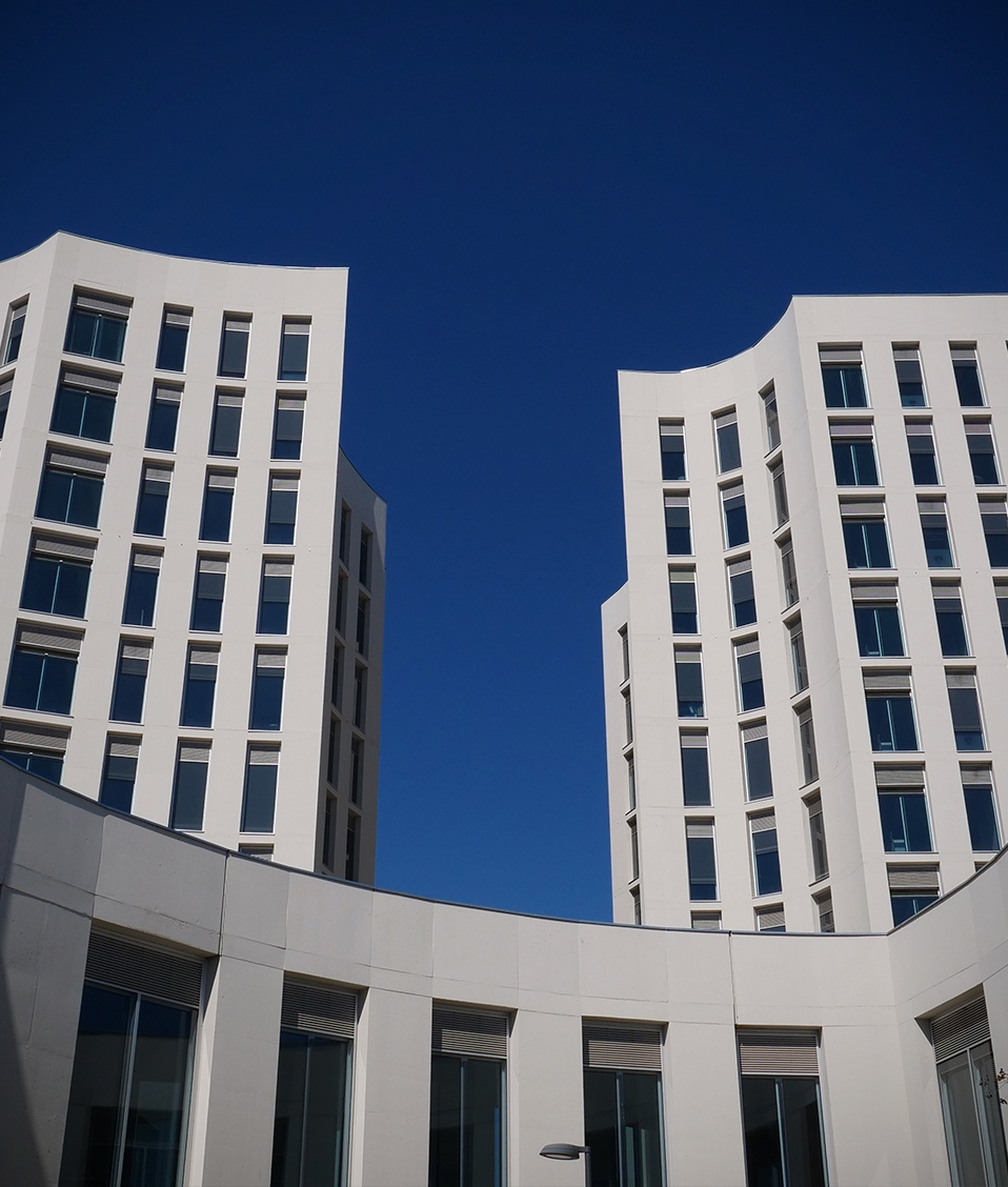 Vista de las torres de plantas situadas en los edificios que dan lugar a la Facultad de Medicina en el Parque Tecnológico de la Salud